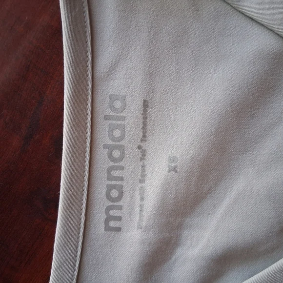 NWOT Mandala Scrubs 1 Pocket Top w/ Mandala Skinny Leg Pants - Picture 2 of 9